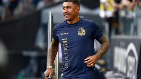 上海海港主场遇挫：横滨水手逆袭胜利