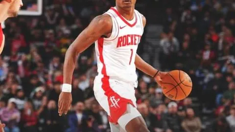 勒沃库森领跑德甲，两翼助力优势明显，领先10分